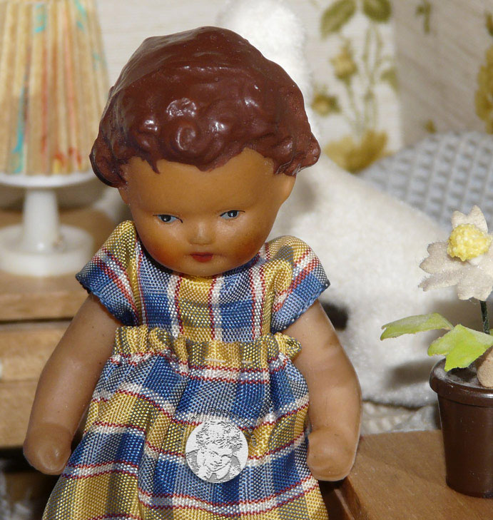 Original DDR ARI Puppe Daumenlutscher 