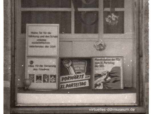 Leipzig 1983 - Propaganda, statt Reiseangebote, R. Stahl