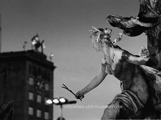 Detail Mendebrunnen 1987, H. Stahl