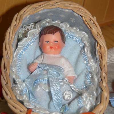 ARI-Puppe im Steckkissen in Originalkleidung, 50er Jahre