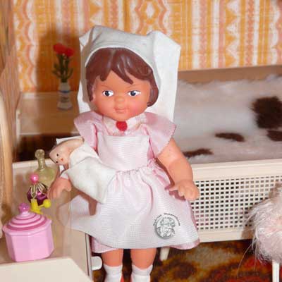 ARI-Puppe in Originalkleidung, 60er oder 70er Jahre